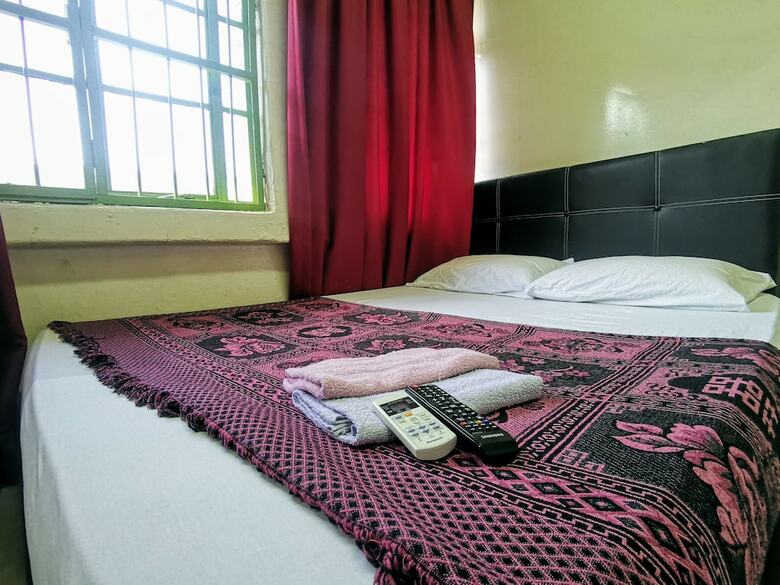 Hostal Ros Heritage Motel