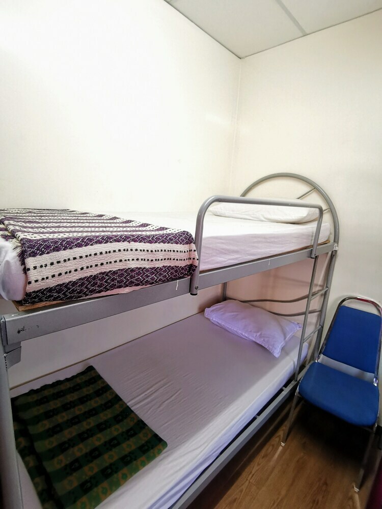 Hostal Ros Heritage Motel