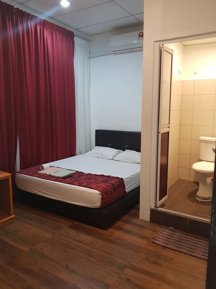 Hostal Ros Heritage Motel
