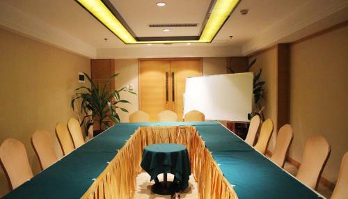 Aoyuan Golf Hotel