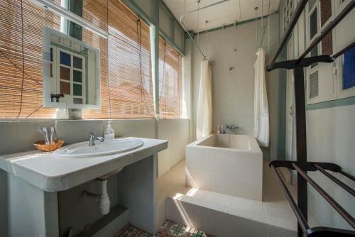 Hotel Dwell By Palanquinn