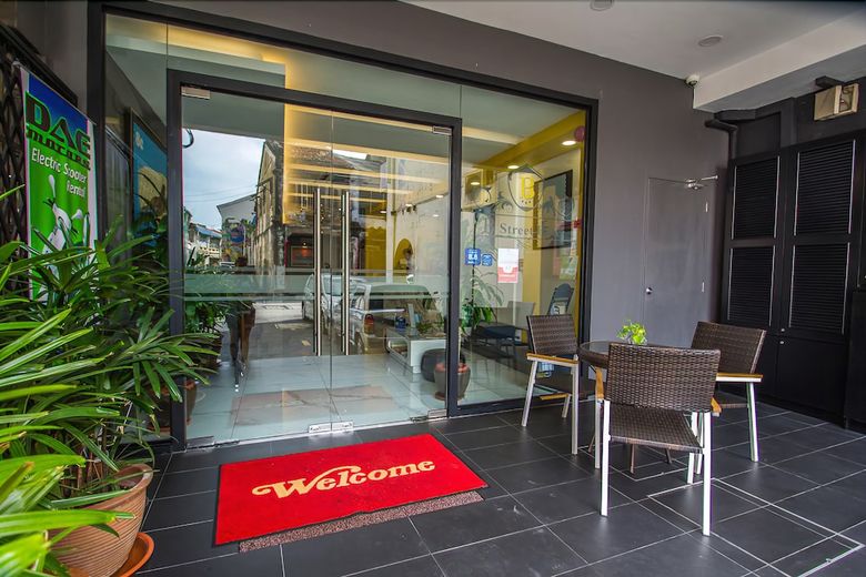 B Street Hotel