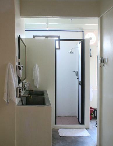 Albergue Red Inn Court