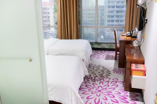 Hotel Theme Was Love Jiangwan Branch