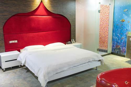 Hotel Theme Was Love Jiangwan Branch