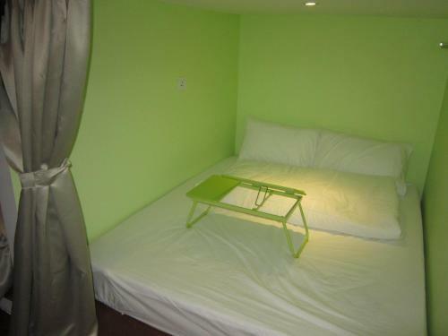 Hostal Thirty Three Stewart Houze