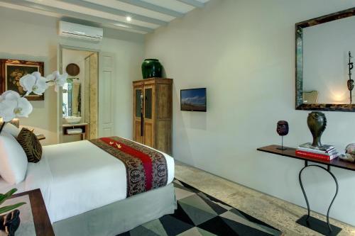 Hostal Room & Vespa 3