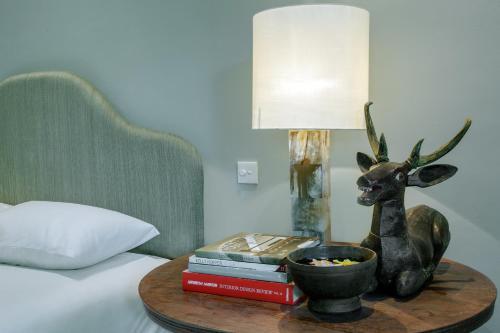 Hostal Room & Vespa 3