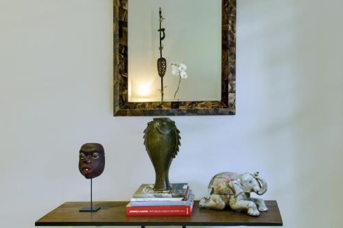 Hostal Room & Vespa 3