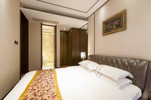 Guangzhou Yicheng Poly Central Pivot Apartment