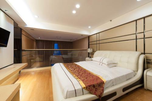 Guangzhou Yicheng Poly Central Pivot Apartment