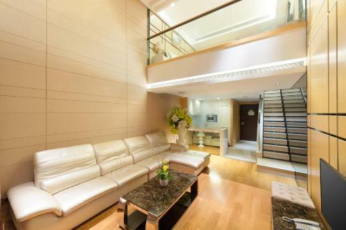 Guangzhou Yicheng Poly Central Pivot Apartment