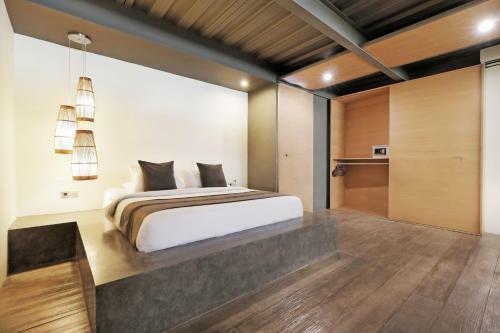 Clio Apartment
