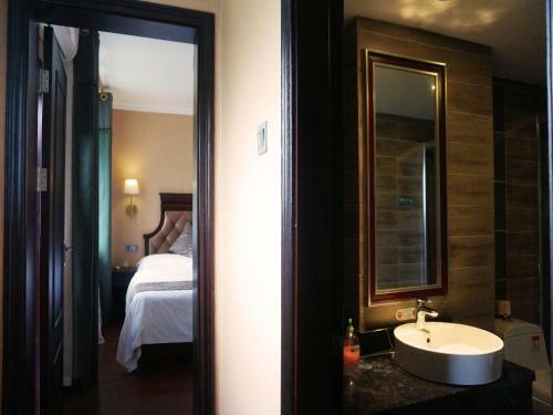 Yu Hill Hotel
