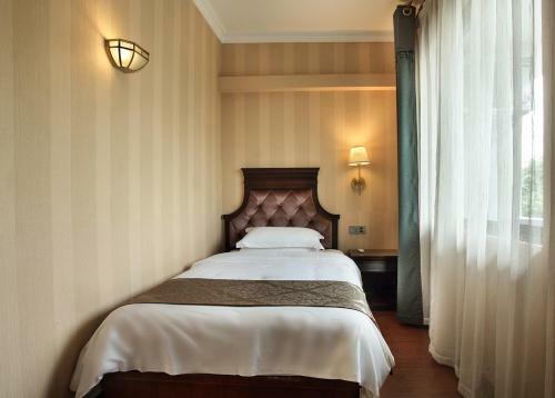 Yu Hill Hotel