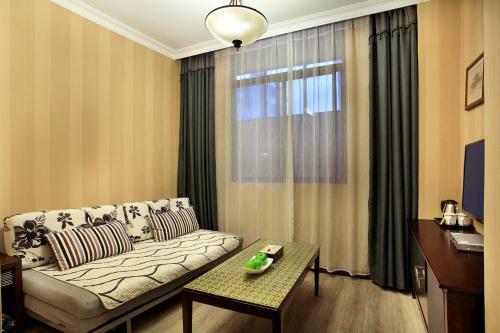 Yu Hill Hotel