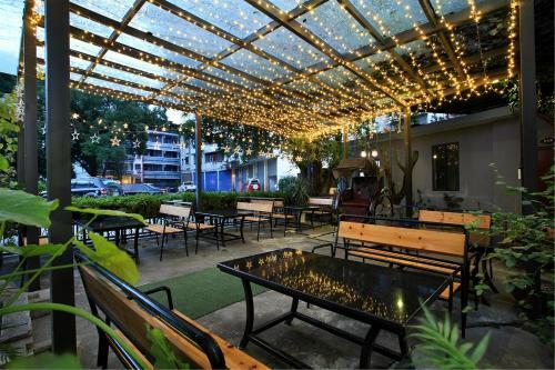 Yu Hill Hotel