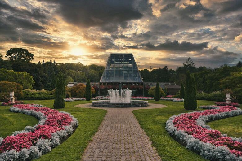 Niagara Fallsview Hotel & Suites