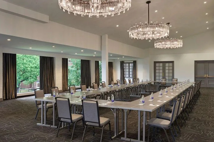 Delta Meadowvale Hotel And Conference Center