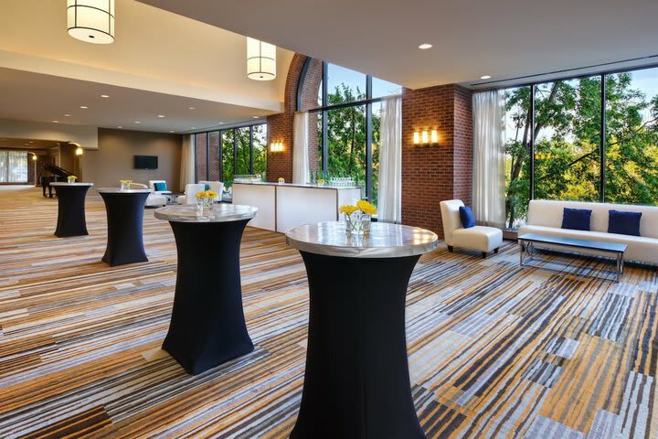 Delta Meadowvale Hotel And Conference Center