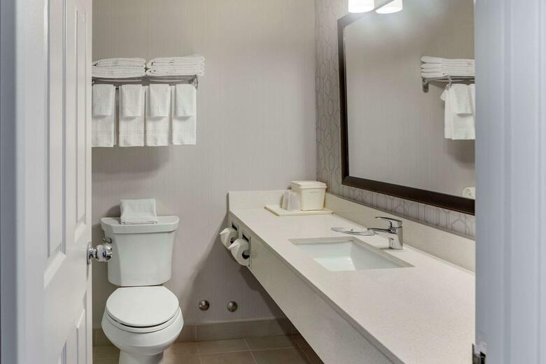 Hotel Quality Inn Airport West