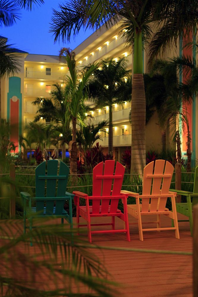 Hotel Sunset Vistas Beachfront Suites