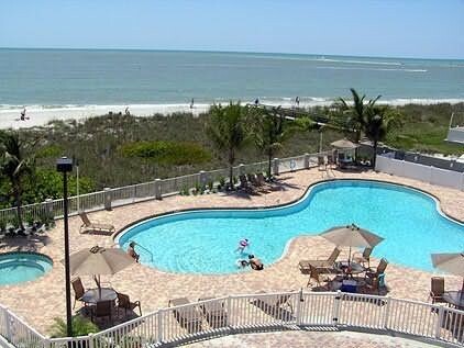 Hotel Sunset Vistas Beachfront Suites