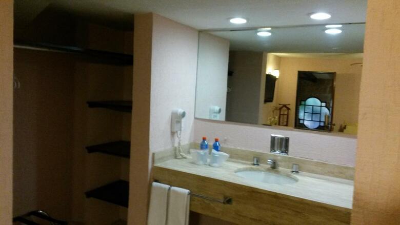 Hotel Los Arcos(.)