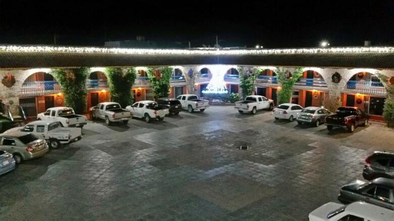Hotel Los Arcos(.)