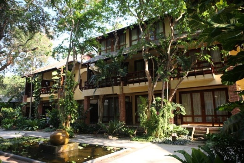 Hotel Baan Talay Dao