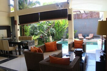 D'alang Alang Villas