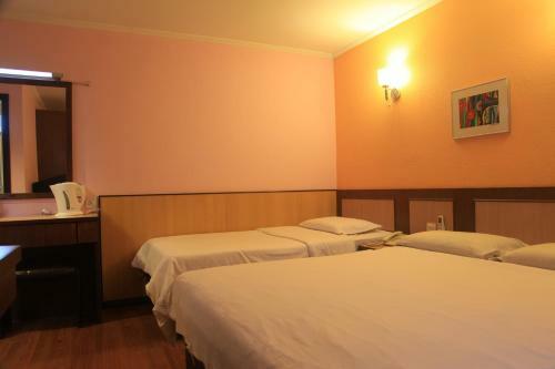 Posada K T Travellers Inn