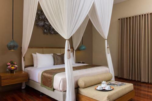 The Secret Villas