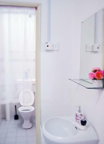 Hostal Manis Manis @ Pink Lady