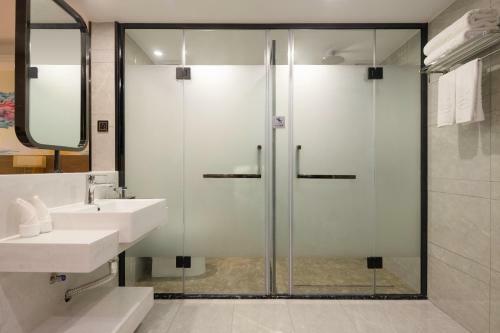 Xinyuan Hot Spring Hotel