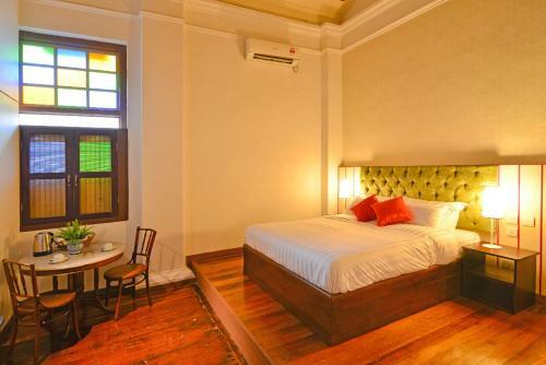 Hostal Sarang Paloh Heritage Stay