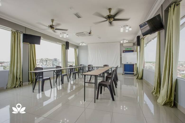 Coastal Park Hotel
