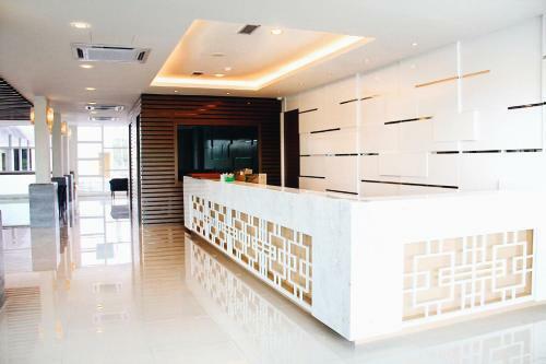 906 Premier Hotel