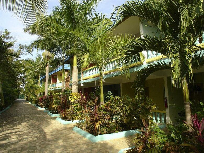 Hotel Legends Beach Resort