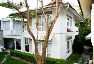 Hotel Baan Bayan