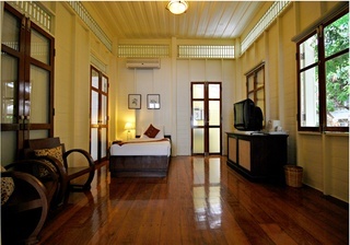Hotel Baan Bayan