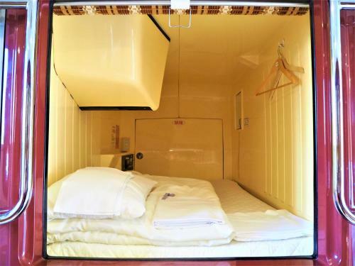 Oak Hostel Cabin