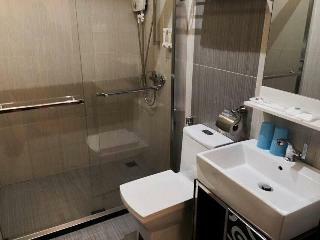 Kk Waterfront Hotel