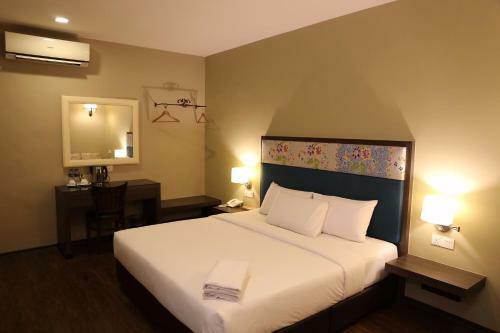 The Grand Jade Hotel