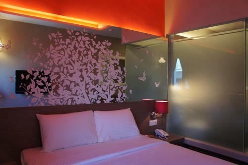 The Grand Jade Hotel