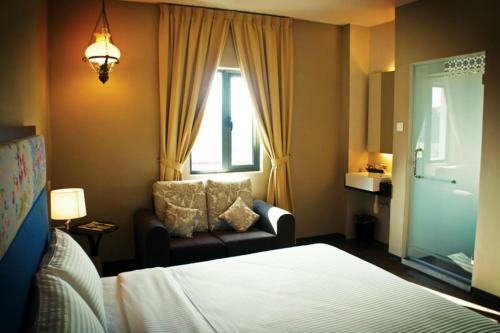 The Grand Jade Hotel