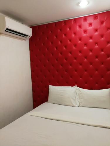 Hostal Suntec Hotel