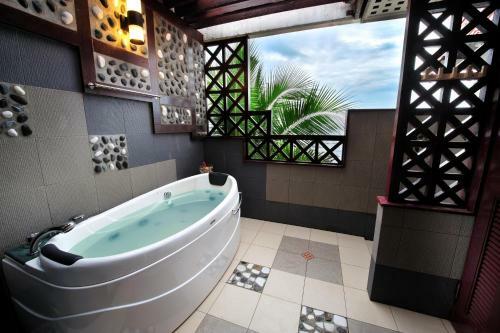 Hotel Paya Beach Spa & Dive Resort