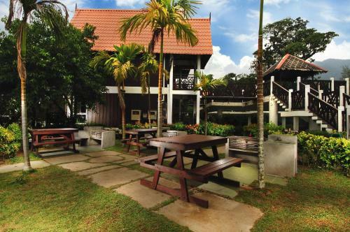 Hotel Paya Beach Spa & Dive Resort