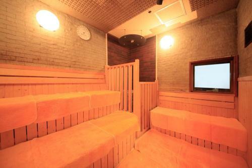 Capsule And Sauna Century
